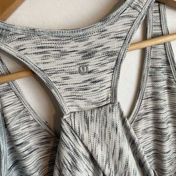 Lululemon Essential Tank Top Tiger Space Dye Size 10. - Picture 4 of 6